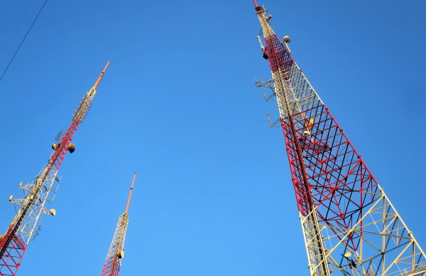 Tarptautinė aviacijos bendruomenė spaudžia Rusiją: GNSS signalų trikdžiai turi liautis