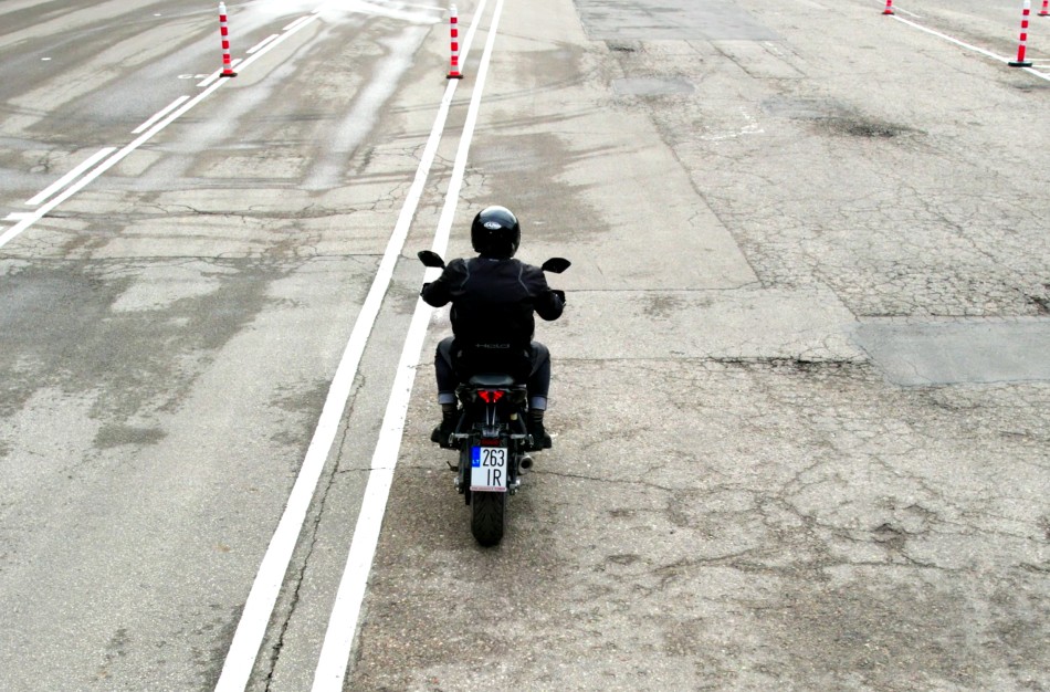 Laukiama gyventojų pasiūlymų dėl iniciatyvos įtvirtinti pareigą mopedų vairuotojams laikyti praktikos egzaminą