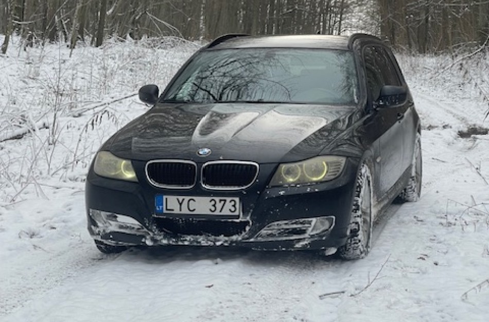 Pareigūnai prašo pagalbos: ieškomas pavogtas BMW