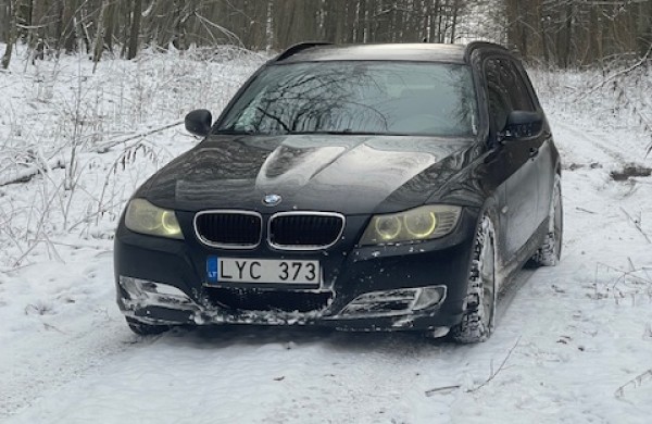 Pareigūnai prašo pagalbos: ieškomas pavogtas BMW