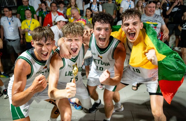 Šešis varžovus nugalėjusi Lietuvos vaikinų rinktinė – Europos jaunimo olimpinio festivalio 3x3 krepšinio čempionė