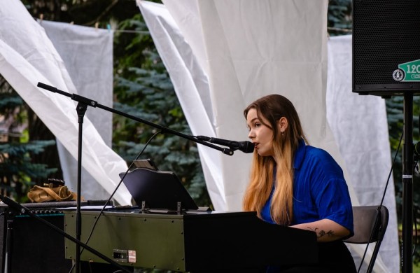 Užusaliuose melodingai nuskambėjo muzikinis vakaras „Dainos prie Šešuvos 2025“
