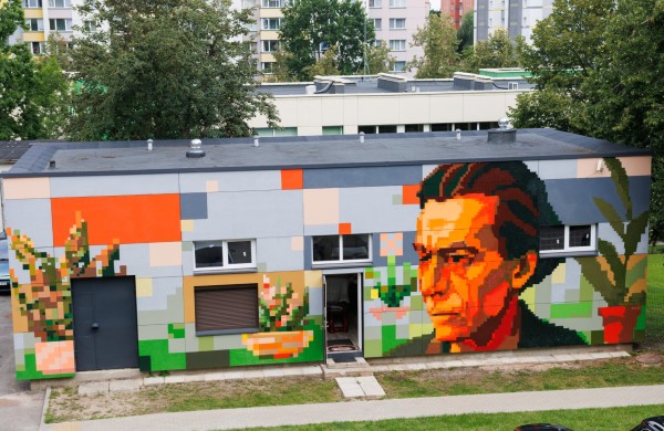 Jonavoje – naujas gatvės meno kūrinys: į miestą sugrįžo poetas Petras Vaičiūnas