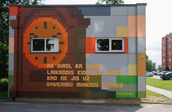 Jonavoje – naujas gatvės meno kūrinys: į miestą sugrįžo poetas Petras Vaičiūnas