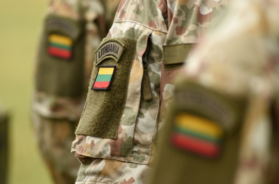 Gynybai stiprinti siūloma papildomai skirti 461 mln. eurų