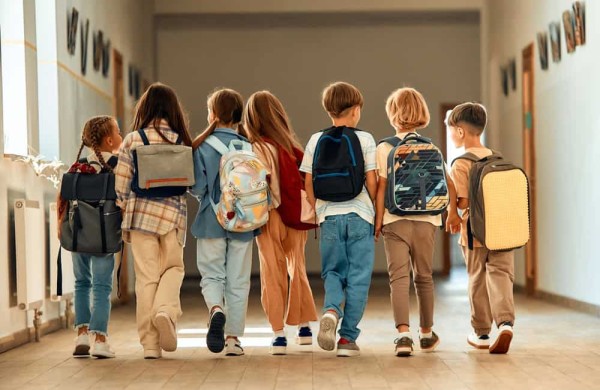 Kaip padėti vaikams po atostogų ramiai sugrįžti į mokyklą?
