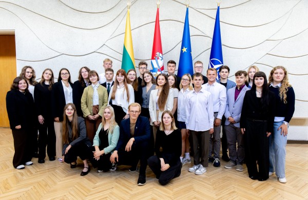 Startavo projektas „Moksleiviai – į Vyriausybę“