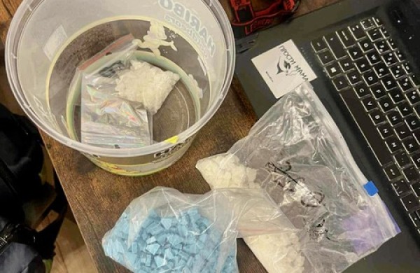  Kauno policijos pareigūnai apsvaigusio vyro namuose rado beveik 1 kilogramą galimai narkotinių – psichotropinių medžiagų  
