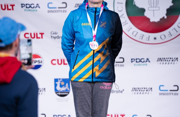 Lietuvos diskgolfo čempionatas sugrįžo į legendinį Nedožinkos parką bei atnešė sėkmę jonaviečiams