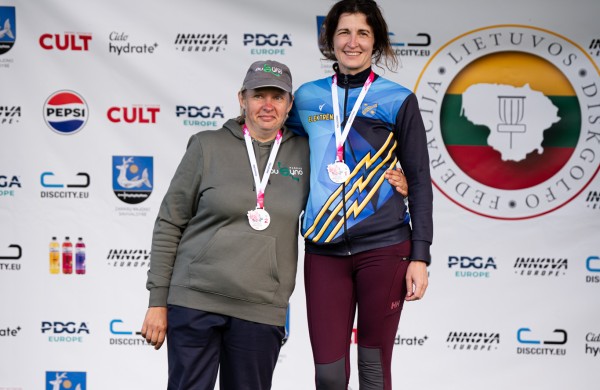Lietuvos diskgolfo čempionatas sugrįžo į legendinį Nedožinkos parką bei atnešė sėkmę jonaviečiams