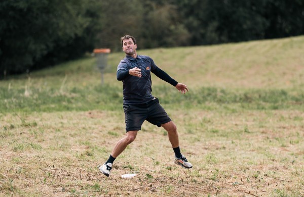 Lietuvos diskgolfo čempionatas sugrįžo į legendinį Nedožinkos parką bei atnešė sėkmę jonaviečiams