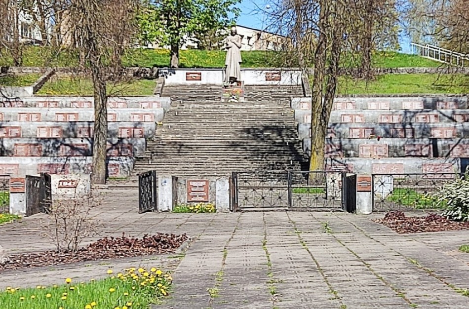 Vyriausybė patvirtino tvarką dėl Sovietų Sąjungos karių palaikų perkėlimo