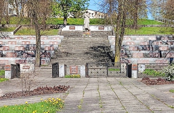 Vyriausybė patvirtino tvarką dėl Sovietų Sąjungos karių palaikų perkėlimo