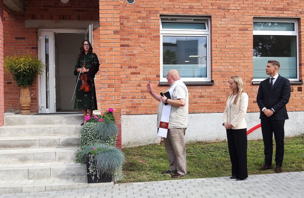 Jonavos sveikatos priežiūros centras atveria duris po atnaujinimo: tūkstantinės investicijos į gyventojų sveikatą