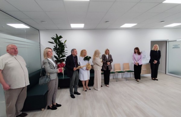 Jonavos sveikatos priežiūros centras atveria duris po atnaujinimo: tūkstantinės investicijos į gyventojų sveikatą