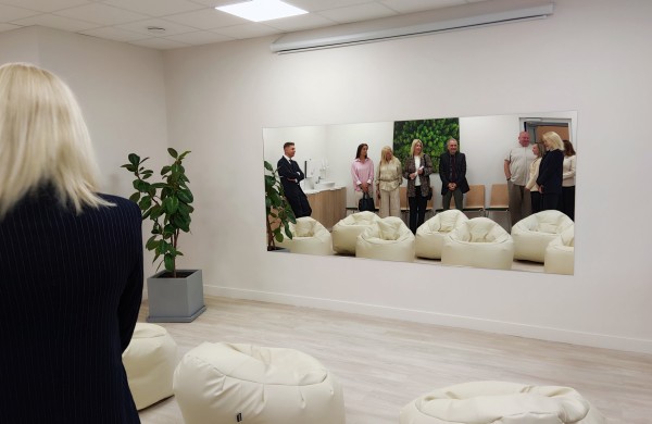 Jonavos sveikatos priežiūros centras atveria duris po atnaujinimo: tūkstantinės investicijos į gyventojų sveikatą