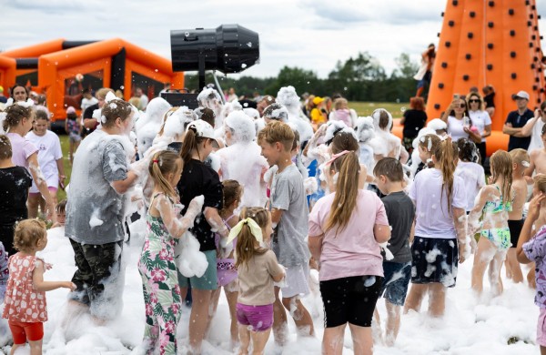 Vis daugiau tėvų globos netekusių vaikų auga šeimos aplinkoje