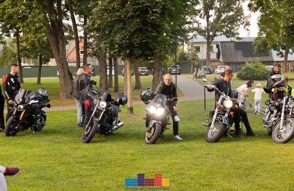 Roko garsai užliejo Jonavą su grupėmis „TITUS“ ir „M.E.S“ 