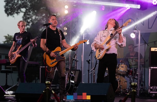 Roko garsai užliejo Jonavą su grupėmis „TITUS“ ir „M.E.S“ 