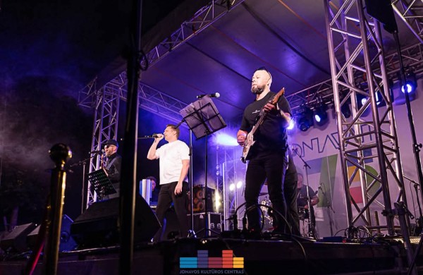 Roko garsai užliejo Jonavą su grupėmis „TITUS“ ir „M.E.S“ 
