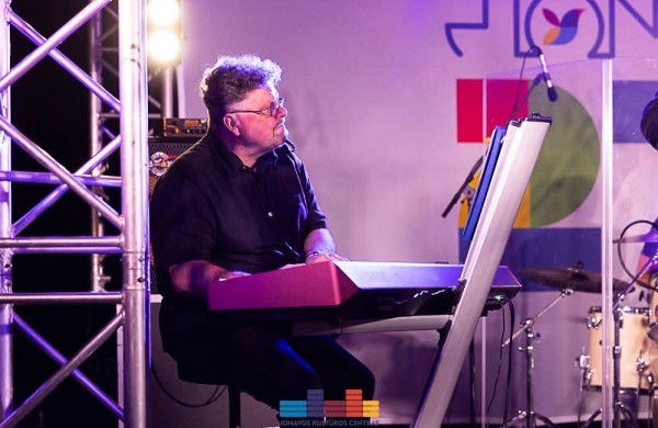 Roko garsai užliejo Jonavą su grupėmis „TITUS“ ir „M.E.S“ 