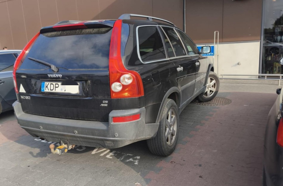 Ar Jonavos tarybos nariams galima daugiau? Parkavimasis Šeimos vietoje užkliuvo gyventojui