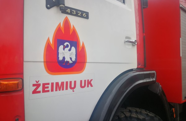 Pavojingi jaunuolių žaidimai Žeimiuose vos nesibaigė nelaime