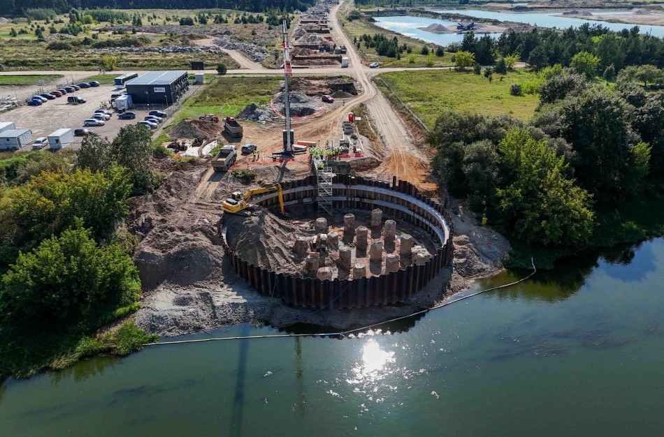 Visuomenei pirmąkart atverta „Rail Baltica“ tilto per Nerį statybų aikštelė
