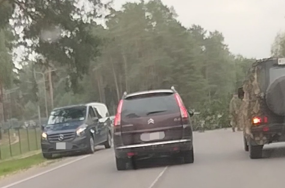Vėjas Jonavos rajone ,,parūpino" darbo ugniagesiams gelbėtojams 
