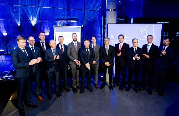 Trys Baltijos šalys Vilniuje pasirašė didžiausią istorijoje elektrifikacijos sutartį