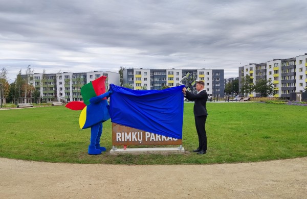 Oficialiai atidarytas taip ilgai lauktas Rimkų parkas