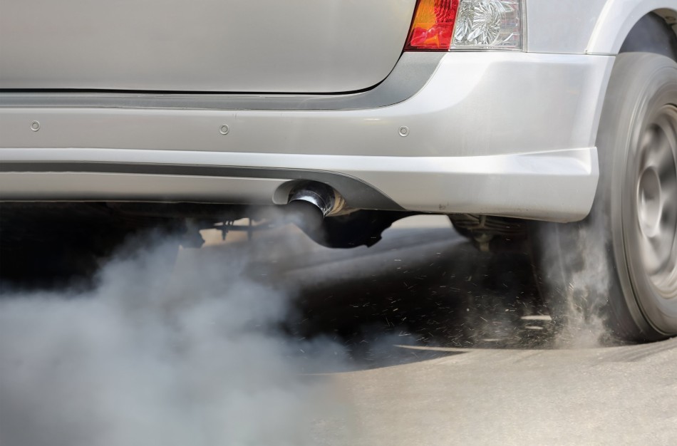 Planuojantys seną automobilį keisti mažiau taršiu kviečiami paskubėti: parama artėja prie pabaigos
