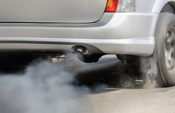 Planuojantys seną automobilį keisti mažiau taršiu kviečiami paskubėti: parama artėja prie pabaigos