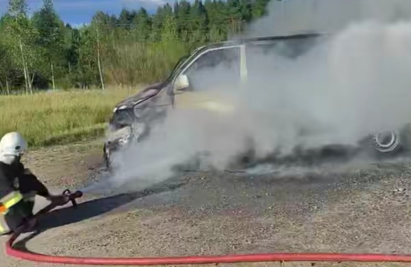 Tiriama, kodėl ties Upninkais pleškėjo mikroautobusas