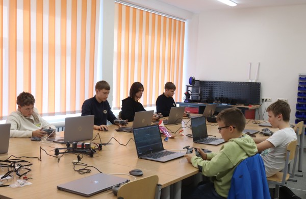 Kėdainiuose atidarytas dronų mokymų centras „Airtech“: netrukus toks centras - ir Jonavoje 