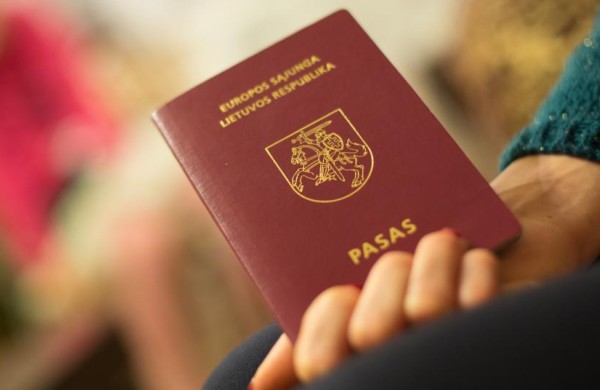 Laikinai stabdoma dokumentų pristatymo per kurjerį paslauga
