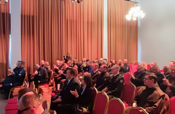 Jonavoje paminėta Angelų sargų diena: pagerbti pareigūnai ir policijos rėmėjai