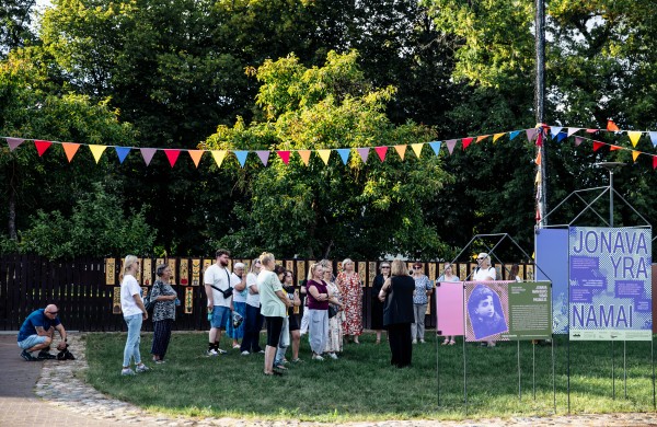 Jonavos muziejus ir menininkai nusitaikė į jaunimą: kviečia naujai pažvelgti į miesto istoriją 