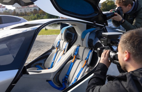 Pirmasis pasaulyje skraidantis automobilis jau Lietuvoje