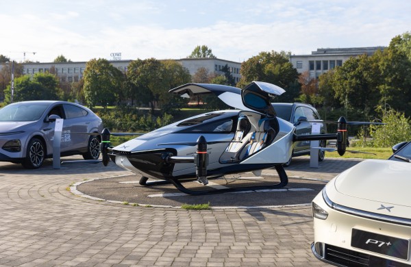 Pirmasis pasaulyje skraidantis automobilis jau Lietuvoje