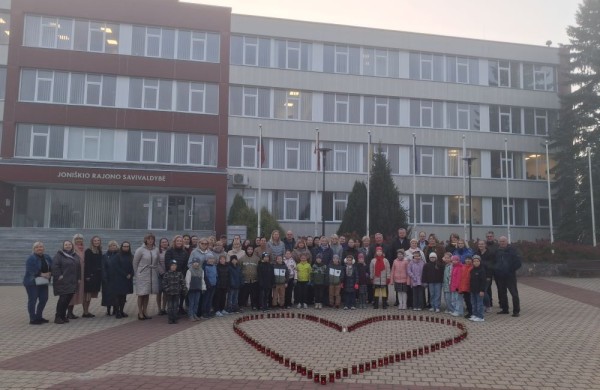 Organų donorams pagerbti Lietuvoje uždegtos 2162 žvakutės: tiek, kiek buvo donorų per visą šalies transplantacijos istoriją  