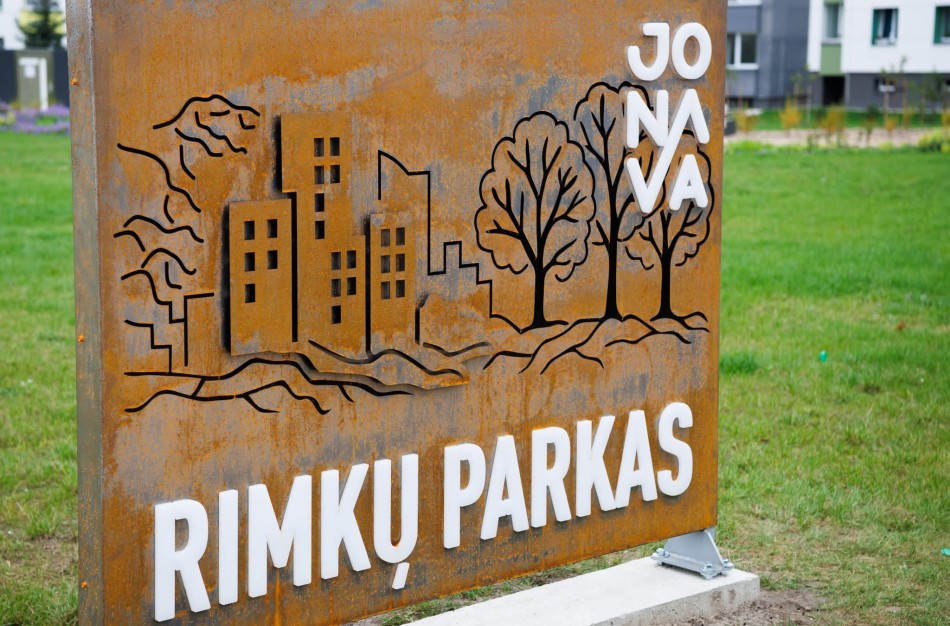 Rimkų parko tualete buvo užstrigusi mergaitė