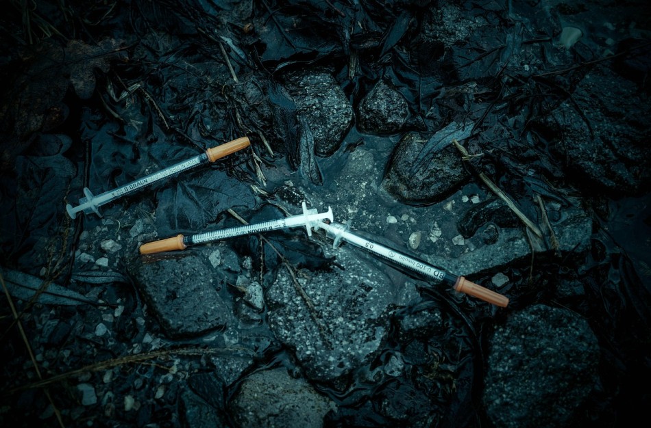 Tyrimas atskleidė: panaudotuose švirkštuose dominuoja karfentanilio ir difenhidramino kombinacija