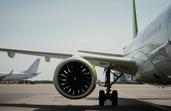 Lietuvos oro uostai skelbia aviacijos žiemos sezono kryptis: laikas planuoti atostogas ir keliones