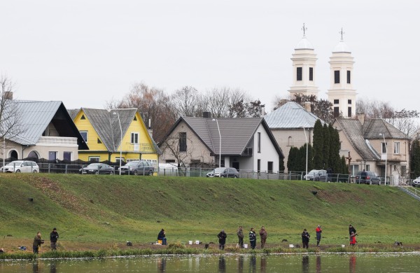 Tęsiasi akcija „Saugom lašišą“: įsigalioja žvejybos draudimai upių ruožuose