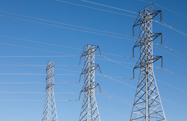 VERT nustatė elektros energijos reguliuojamų paslaugų kainų viršutines ribas