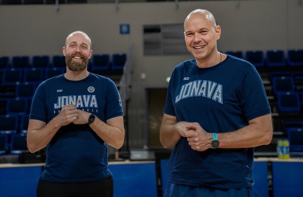 „Jonava Hipocredit” trenerių štabą papildė Artūras Milaknis, o Steponui Babrauskui įteiktas ilgalaikis kontraktas