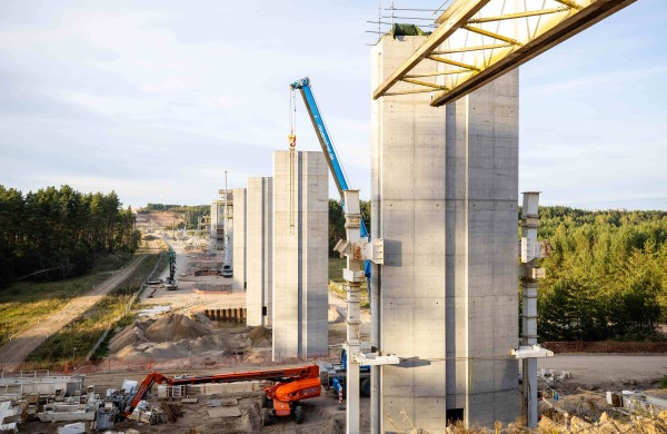 ,,Rail Baltica“ projektui skirtas papildomas finansavimas – pažangą aptarė susitikime su CINEA atstovais