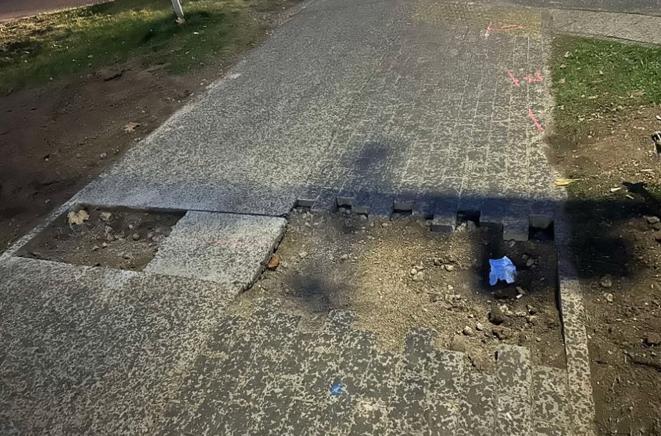 Chemikų gatvėje – šaligatvyje „dingusios“ trinkelės