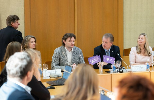 Rožinio spalio misija – ar įmanoma pakeisti krūties vėžio sergamumo situaciją?